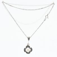 Ezüst (Ag) lánc tenyésztett gyöngy medállal, jelzett, bruttó: 5g, h: 51 cm