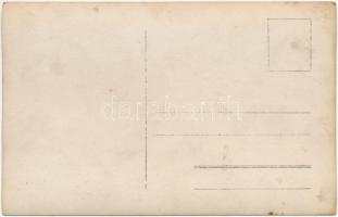 ~1915 Belgrád, Belgrade, Beograd; osztrák-magyar katonák árulót akasztanak a Fő téren a Balkán száll...