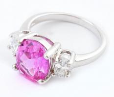 Ezüst (Ag) szintetikus rózsaszín zafír gyűrű, m: 50, jelzett, bruttó:3,83g