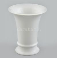 Meisseni porcelán váza. Fehér mázas jelzett, hibátlan. 10 cm