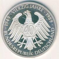 NSZK 1989. "Heuss-Adenauer-Erhard" Ag 35,3g eredeti díszdobozban (sérült) T:PP