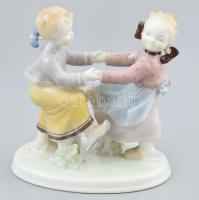 Metzler Orloff porcelán táncoló kislányok, kézzel festett, jelzett, vaspöttyel, m: 14 cm