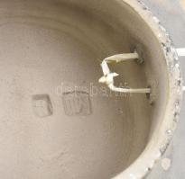 Kun Éva (1948-): Csodaszarvasos raku dísztál. Irizáló mázakkal festett kerámia. Jelzett, hibátlan, d...