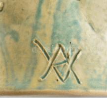 Vertel Andrea (1953- ): Angyal, mázas kerámia, jelzett, ujja sérült, m: cm