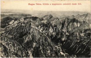 Tátra, Magas-Tátra, Vysoké Tatry; Kilátás a tengerszem csúcsáról észak felé / view from the mountain peak (non PC)