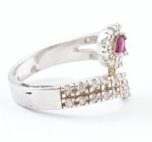 Ezüst (Ag) köves gyűrű, rubinnal, m: 57, jelzett, bruttó:5,17g,