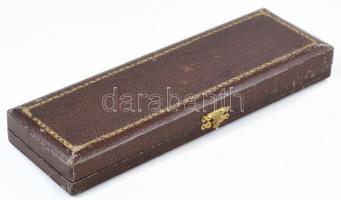 Ezüst (Ag) nyelű tortalapát dobozban, jelzett, h: 26 cm, kopásnyomokkal, bruttó: 81g