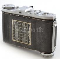 Balda fényképezőgép Göttingen 1:3,5, f: 50 mm objektívvel, bőr tokkal, állvánnyal