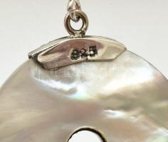 Ezüst (Ag) gyöngyház medálos nyaklánc, h: 42 cm jelzett, bruttó: 2,76g