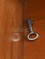 Régebbi ékszeres ládikó, kulccsal zárható, működik, kopásnyomokkal, kissé sérült, 19x27x11 cm