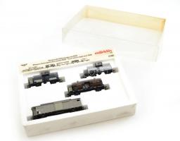 Märklin H0 vasútmodell szett, 4 db különféle teherkocsi az 1930-as évekből, cikkszám: 4786. Újszerű állapotban, eredeti dobozában, h: 10-15 cm / Märklin H0 No. 4786 model railway set, 4 freight cars from the 1930s, in original box