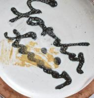 Gorka Lívia (1925 - 2011): Váza. Fekete, zöld és fehér mázakkal festett kerámia, mázrepedésekkel. Je...