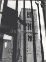 Csák Miklós (1933-2013): A Zsámbéki Romtemplom tornya. Jelzetlen, nagyméretű fotó, 40x30 cm