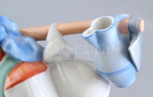 Zsolnay Vízhordó nő, kézzel festett porcelán, jelzett, kopásnyomokkal, terv: Sinkó, m: 33 cm