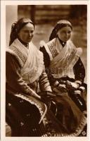 Pest megyei népviselet Hatvan környékén, magyar folklór / Hungarian folklore, women in national costumes
