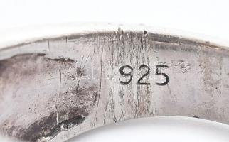 Ezüst(Ag) gyűrű zománcozott díszítéssel, jelzett, méret: 51, bruttó: 13,9 g