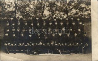 Osztrák-magyar katonák csoportképe / WWI Austro-Hungarian K.u.K. military, group of soldiers. photo (EB)