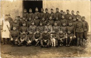 Osztrák-magyar katonák csoportja / WWI Austro-Hungarian K.u.K. military, group of soldiers. photo (EK)