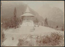 cca 1900 Magas-Tátra, Tarpataki-völgy, Szilágyi Dezső emléktorony, kilátó, kartonra kasírozott fotó, kis szakadással, 17x12 cm