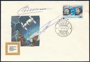 Gennagyij Szarafanov (1942-2005) és Lev Gyomin (1926-1998) szovjet űrhajósok aláírásai emlékborítékon / Signatures of Gennadiy Sarafanov (1942-2005) and Lev Dyomin (1926-1998) Soviet astronauts on envelope