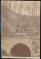 1911 Székul (Secu/Secul, Erdély), Szekul-alagút, hátoldalán feliratozott fotó, 12,5x8,5 cm