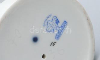 Aquincum porcelán akt szobor. Kézzel festett, jelzett, kopásnyomokkal. 23 cm