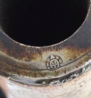 Tajtékpipa, faragott tajték, pipakosarán és a pipa testén ezüstmontírozással, jelzett: antik bécsi f...