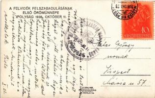 1938 Ipolyság, Sahy; Október 11. emlék a bevonuláskor, cserkész, díszkapu, kerékpáros katonák / entr...