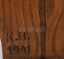 K H 1941 jelzéssel: Beethoven. Faragott tölgy, repedésekkel, m: 42 cm