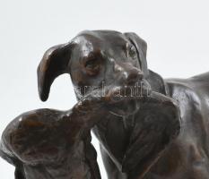 Markup Béla (1873-1945): Vadász kutya. Öntött, patinázott bronz, jelzett, öntödejel, hibátlan, m: 22...