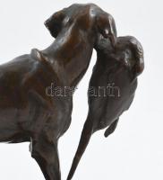 Markup Béla (1873-1945): Vadász kutya. Öntött, patinázott bronz, jelzett, öntödejel, hibátlan, m: 22...
