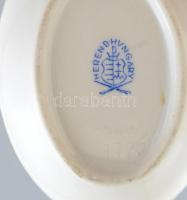 Herendi Viktória mintás porcelán hamutál, kézzel festett, jelzett, kopásnyomokkal, 9x6 cm