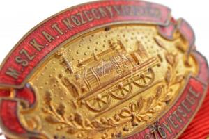 ~1910-1920. "M.Sz. K. A. T. Mozdonyvezetők Országos Szövetsége" zománcozott, aranyozott br...