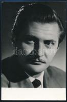 Agárdy Gábor (1922-2006) színész autográf aláírása őt ábrázoló fotón, 9x6 cm