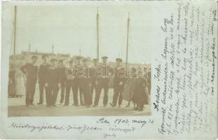1902 Pola, Pula; Osztrák-magyar haditengerészeti matrózok a kikötőben / K.u.k. Kriegsmarine Matrosen / Austro-Hungarian Navy mariners at the port. photo (EK)