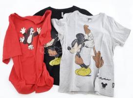 3 db mesefigurás póló: két Disney Mickey egér mintás (gyárilag "kopott" mintával), méret: M és L + Kisvakond mintás, méret: XL. Újszerű, jó állapotban. / 3 T-shirts with cartoon characters: 2 Disney Mickey Mouse ("worn" pattern), size: M and L + The Little Mole (Czechoslovakian cartoon), size: XL. Good condition.