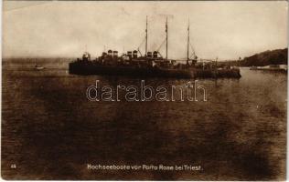 K.u.K. Kriegsmarine Hochseeboote vor Porto Rose bei Triest / Austro-Hungarian Navy torpedo boats near Portoroz. R. Marincovich, Pola