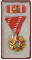 1949. "A Magyar Népköztársasági Érdemrend V. fokozata" zománcozott, aranyozott bronz kitün...