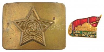 DN Zománcozott fém harckocsi kitűző "Dicsőség a szovjet tankosoknak" (~26x40mm) + Szovjet fém övcsat (~53x70mm) T:1-,2 patina