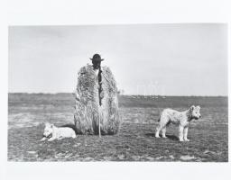 Kincses Károly: Fotográfusok. Made in Hungary. Aki elment, aki maradt. Bp., 1998, Magyar Fotográfiai...