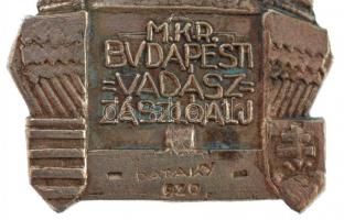 1920. "M.K.R. Budapesti Vadászzászlóalj - Hű mindhalálig" ezüstözött bronz sapkajelvény, &...