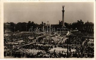 1939 Budapest XIV. Milleniumi emlékmű, XXVIII. Országos Katolikus Nagygyűlés május 18-21. Az Oltár Bardon Alfréd okl. építészmérnök Műegyetemi tanársegéd alkotása
