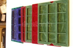 7db éremtartó tálcabetét, 5x 12, 1x 16, 1x 24 férőhellyel, használt