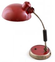 Retró asztali lámpa, fém, piros zománcfestéssel, állítható, kopottas állapotban, hiányos kábelezéssel, m: 37 cm