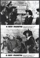 cca 1974 ,,A négy muskétás című francia filmbohózat jelenetei és szereplői (köztük a 4 Charlot), 9 db vintage produkciós filmfotó, ezüst zselatinos fotópapíron, 18x24 cm