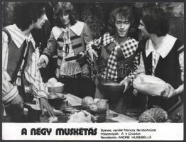 cca 1974 ,,A négy muskétás" című francia filmbohózat jelenetei és szereplői (köztük a 4 Charlot...