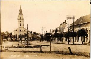 1933 Komádi (Berettyóújfalu), Piac tér, templom, B. Sándor üzlete. photo