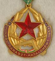 1958. "Munkás-Paraszt Hatalomért Emlékérem" aranyozott, zománcozott bronz kitüntetés mells...