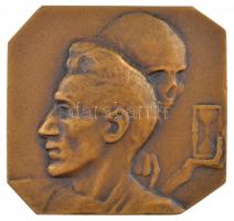 Murányi Gyula (1881-1920) 1916. A művészt és egy homokórát tartó csontvázat ábrázoló szögletes bronz plakett (43x45mm) T:1- HP 3719.
