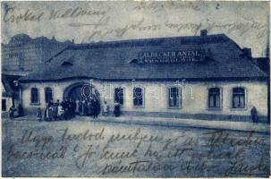 1933 Budapest I. Tabán, Albecker Antal veje Schreil Győző vendéglője, étterem, háttérben a budai vár (r)